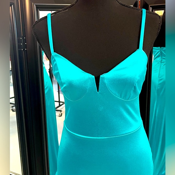 Long dress - Picture 3 of 3